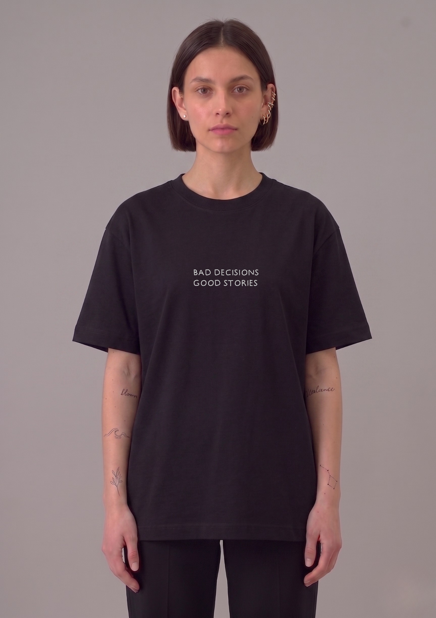 Bad decisions good stories (T-shirt)