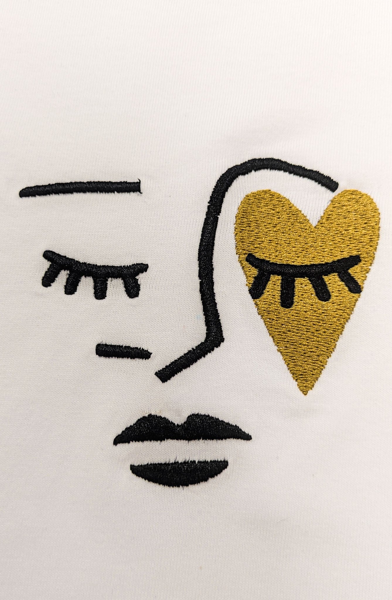 Heavy Heart Women (T-shirt)